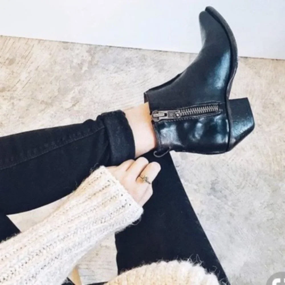 Frye Sacha Moto Shortie Cognac Leather Western Cowboy Point Toe ZipUp Ankle Boot - Picture 3 of 14